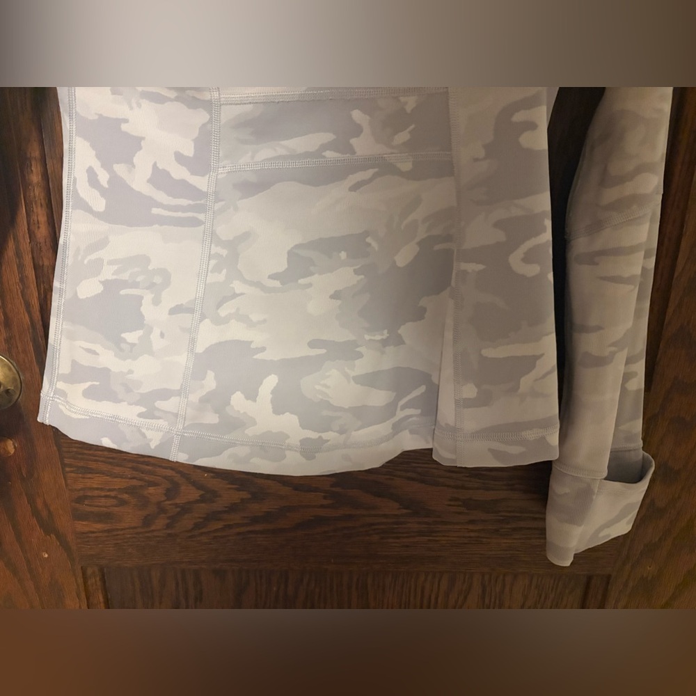Lululemon Define jacket in Light Gray and white Camo pattern. - Picture 16 of 16